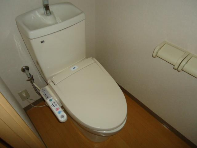 リヴェールドゥ　エスのトイレ|シャワー付トイレ