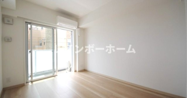 blue palette浦安の居間・リビング|反転タイプの写真です。