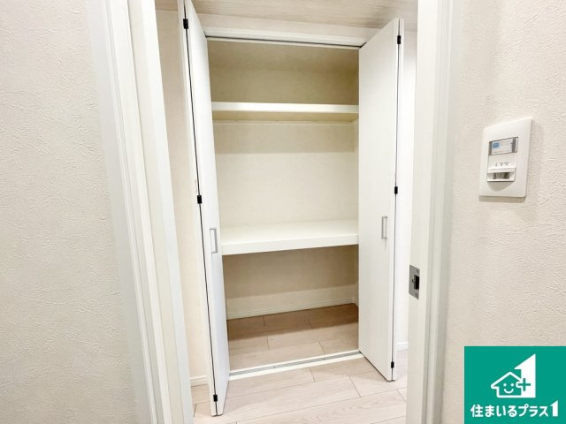 メゾンドール浜寺北の収納|ホールに収納つき♪