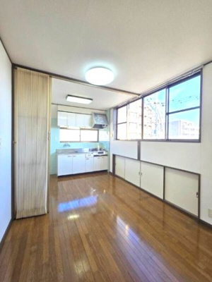 【居間・リビング】 | シンメイハイツ