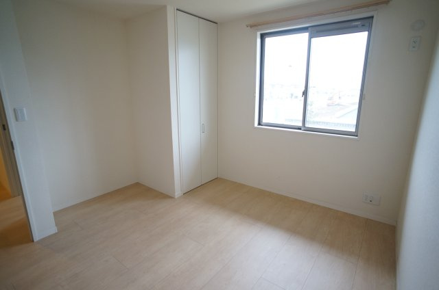 プラン・ド・エスト　Ｂ棟の洋室