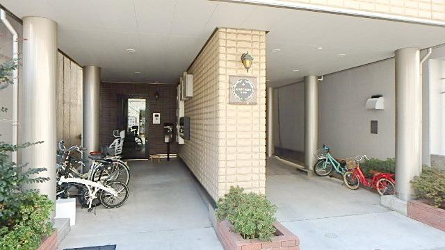 アパートメント両国緑のエントランス