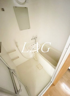 【浴室】 | アパートメントレゴ | お風呂です。