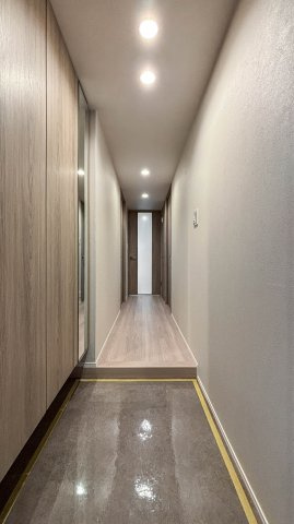 グランツオーベル目白近衛町の玄関|グランツオーベル目白近衛町：玄関にはシューズボックスがあり靴もスッキリ収納可能です！