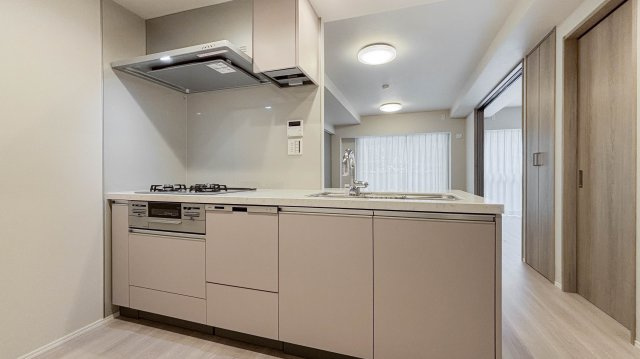 グランツオーベル目白近衛町のキッチン|グランツオーベル目白近衛町：あると便利な食器洗浄機付きの対面式システムキッチンは収納力もありキッチン用品もスッキリ収納可能です！
