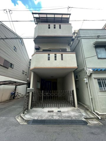 門真市本町の外観|外壁・屋根塗装、バルコニー防水工事も行います。