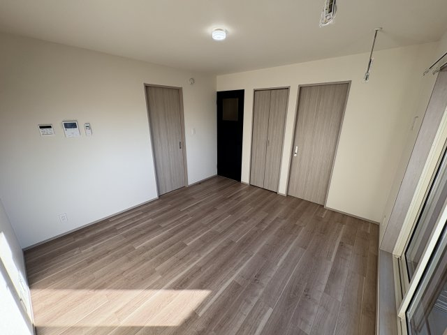 アヴニール西新町の居間・リビング