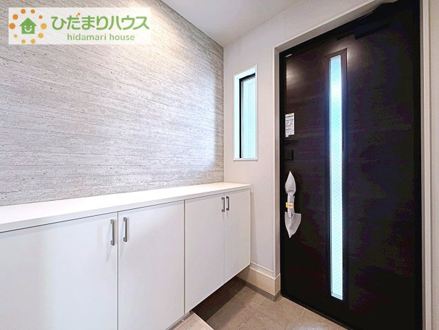 【玄関】 | 土浦市中央3期　新築戸建　2号棟 | 家族の靴をたっぷり収納！大型シューズクローゼット付き(^^♪