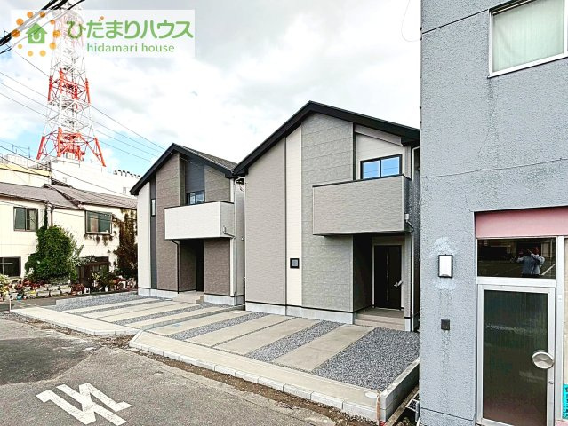 【外観】 | 土浦市中央3期　新築戸建　2号棟 | １階にはシャッター雨戸が付いていてセキュリティー面でも安心♪もちろん台風などの風が強いときでも暴風対策にもなります。