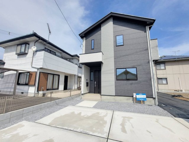 【LIGARE】さくら市卯の里 第1期の外観|〇1号棟〇
いよいよ完成です！カースペース3台並列可能な1号棟☆
最終1邸です！気になっていた方、お早めにご連絡くださいませ☆
※2026年4月撮影