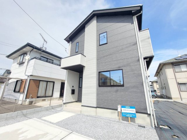 【LIGARE】さくら市卯の里 第1期の外観|〇1号棟〇
前面道路西側約9ｍあるので見通しが良く、お車の出し入れもラクラクです♪
交通量少なめで閑静な住宅街になります。
※2026年4月撮影