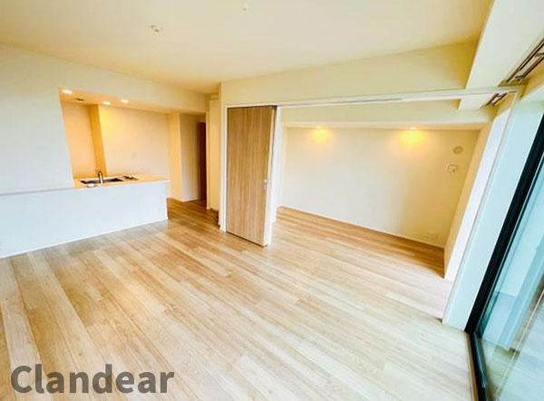 シティタワー金町の居間・リビング|ドキドキの新生活も、安心してスタート。ぴったりの住まいを見つけませんか？クランディアが一緒に住まい選びをサポートします‼　まずは、お気軽にお問合せください　＃クランディア