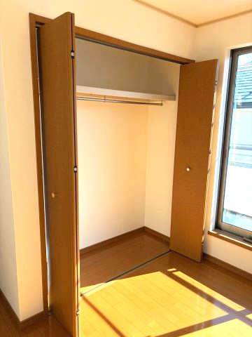 三鷹新川4丁目の収納|日用品から季節物まで整然と片付く、使い勝手の良い収納スペース。