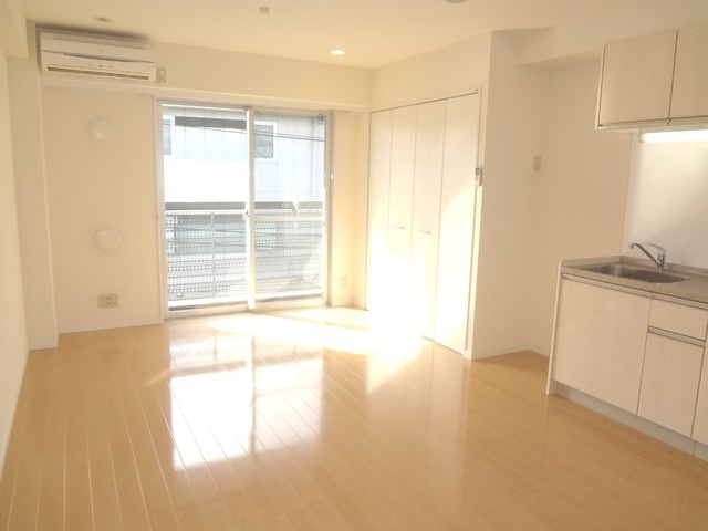 ｓｔｕｄｉｏ　ｆｌａｔ　ｍｉｎａｍｉ－ｏｓａｗａの居間・リビング|居室2