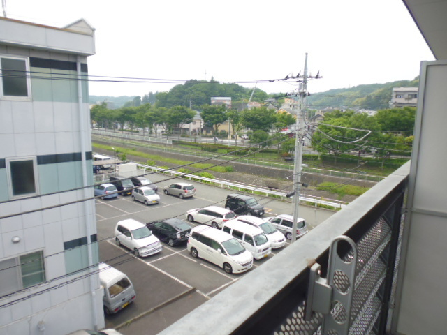 ｓｔｕｄｉｏ　ｆｌａｔ　ｍｉｎａｍｉ－ｏｓａｗａのバルコニー