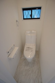 【トイレ】 | 【仲介手数料無料！！】八王子市上柚木　新築戸建て（全2棟）1号棟　3990万円