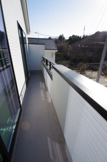 【バルコニー】 | 【仲介手数料無料！！】八王子市上柚木　新築戸建て（全2棟）1号棟　3990万円