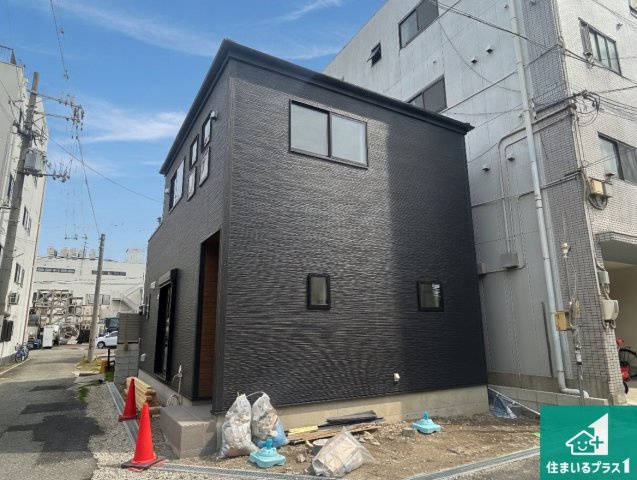 尼崎市南初島町　新築一戸建ての外観|安心の10年保証！外観を美しく保ち、雨水で汚れを落とします！気になることがありましたら、お気軽にお問い合わせください！