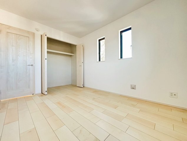 町田市原町田2丁目の洋室|全居室に収納を備えた設計で、衣類や小物をすっきり整理可能。各部屋を快適に保ちながら、子ども部屋や書斎