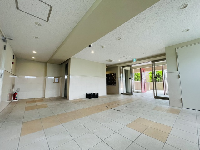 トレセリア大和田弐番館のロビー