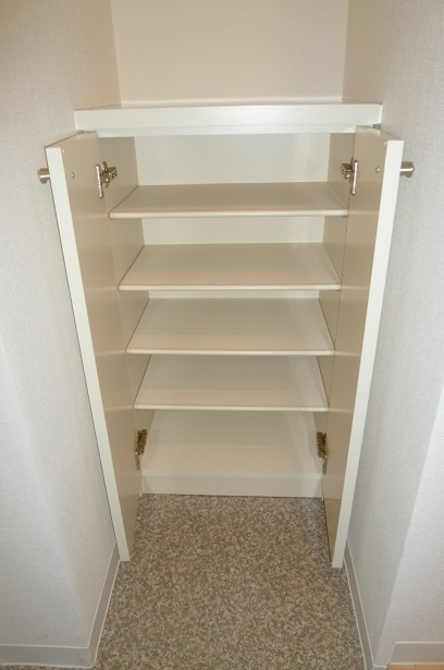 トレセリア大和田弐番館の居間・リビング|下駄箱