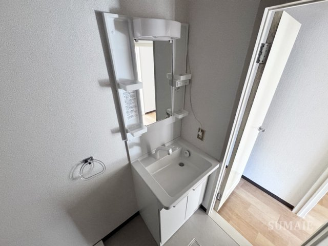 クリフ若木の洗面所|独立洗面台です