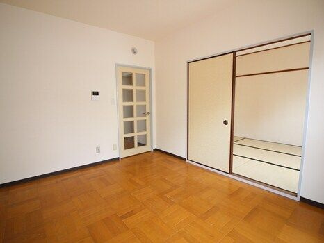 ガーデンハイツ滝山Bの寝室