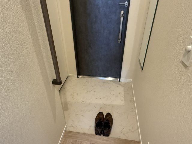 カーサセレーナ中野の玄関