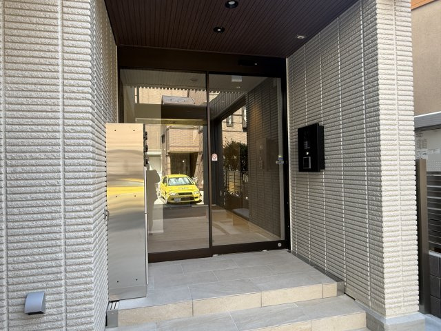 カーサセレーナ中野のエントランス