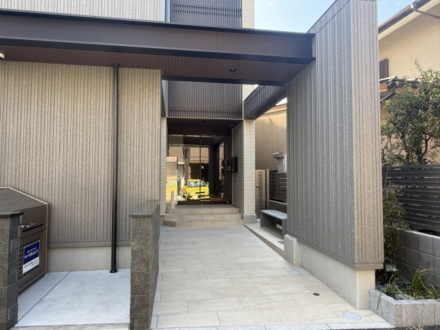 カーサセレーナ中野のエントランス