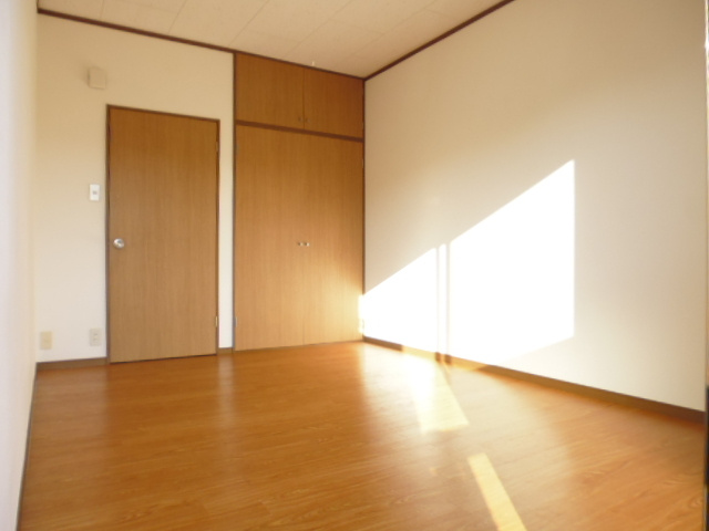 パラシオン田中の居間・リビング|居室3