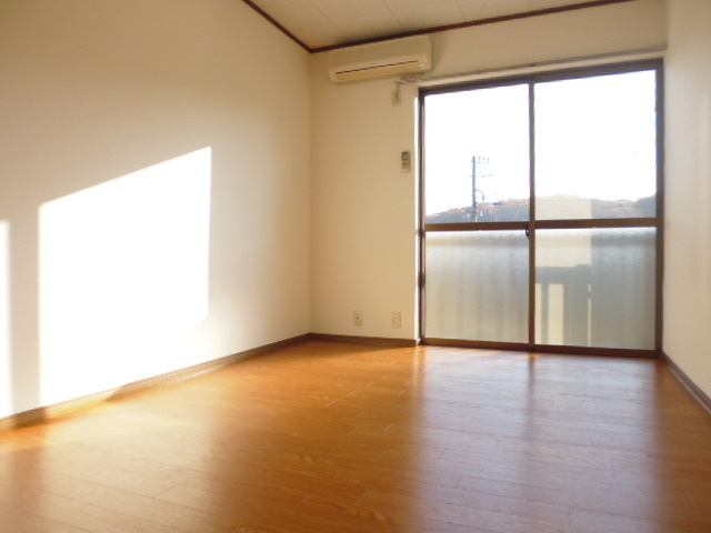 パラシオン田中の居間・リビング|居室1