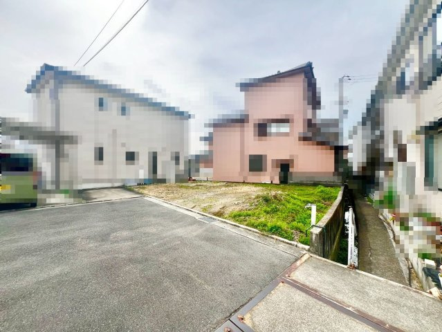 和泉市和気町１丁目の売地の前面道路含む現地写真|建ぺい率60％、容積率200％で３階建も建築可能です♪
