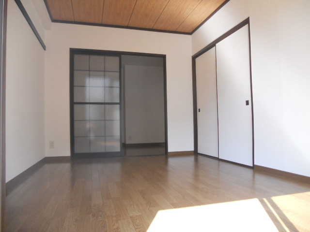 パークハイツスイメイの居間・リビング