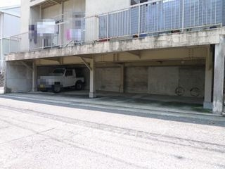 翠荘の駐車場|高さ１７００ミリまで