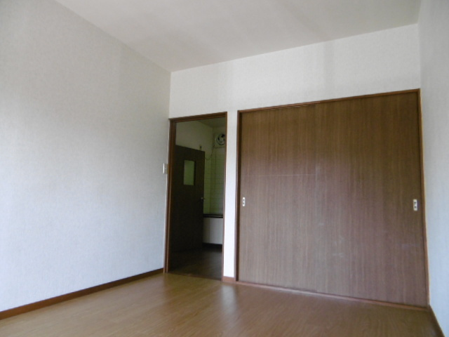 第３シルクロードハイツの居間・リビング