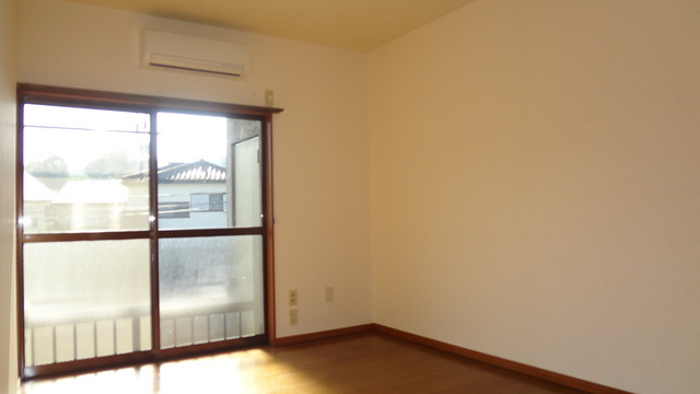 第３シルクロードハイツの居間・リビング|居室2