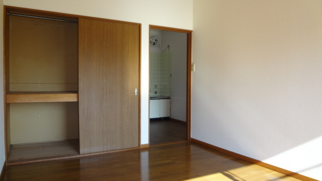 第３シルクロードハイツの居間・リビング|居室1