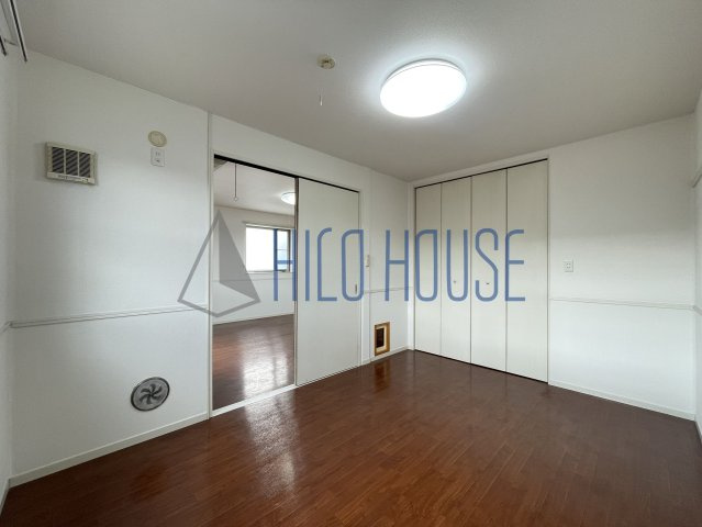 コンフォートフォレストⅡの駐車場