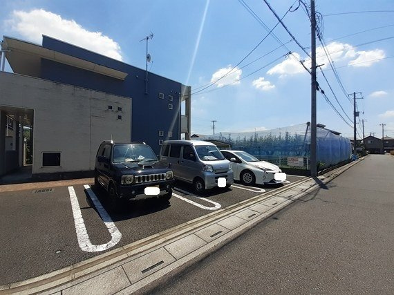 ヴィラ　ミハスの駐車場