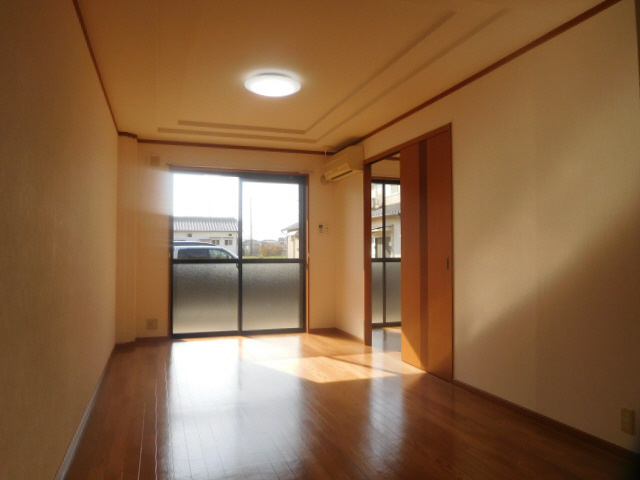 エクセランコートの洋室