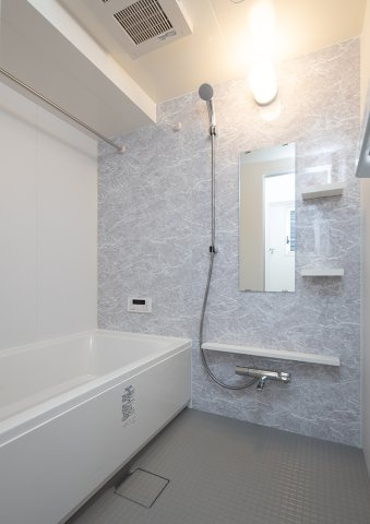 ルークス紅梅の浴室