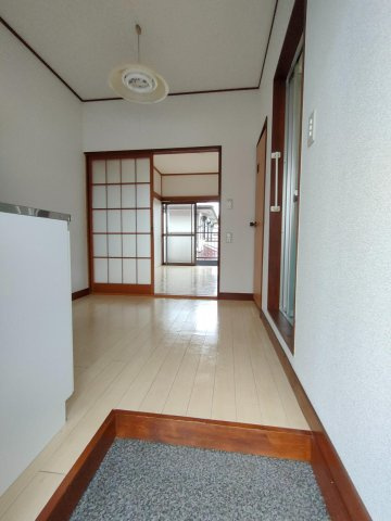 かつみハイツの玄関