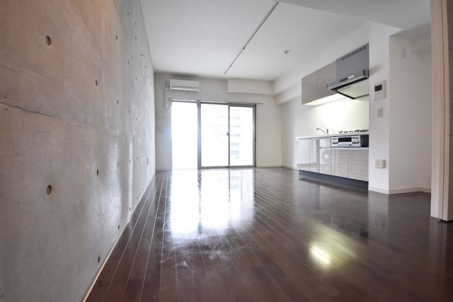 ｔｈｅ　ｇｌａｓｓｅｓのバルコニー