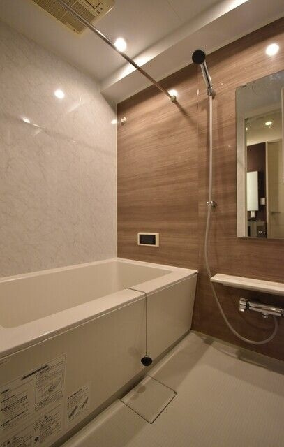 ｔｈｅ　ｇｌａｓｓｅｓの浴室