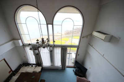 【内装】 | 琵琶湖アーバンリゾート2番館 | 吹抜上部から見下ろすリビング、別角度