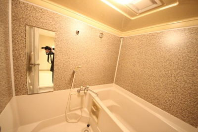 【浴室】 | 琵琶湖アーバンリゾート2番館 | すっきりした浴室、別角度