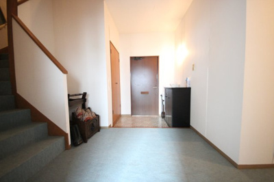 【玄関】 | 琵琶湖アーバンリゾート2番館 | 大容量収納付きの玄関