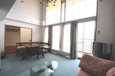 【居間・リビング】 | 琵琶湖アーバンリゾート2番館 | リビング別角度