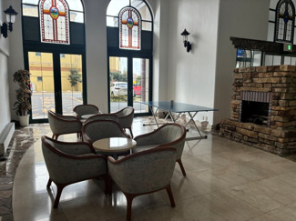 【その他共用部分】 | 琵琶湖アーバンリゾート2番館 | マンション1階の共有部、談話スペース